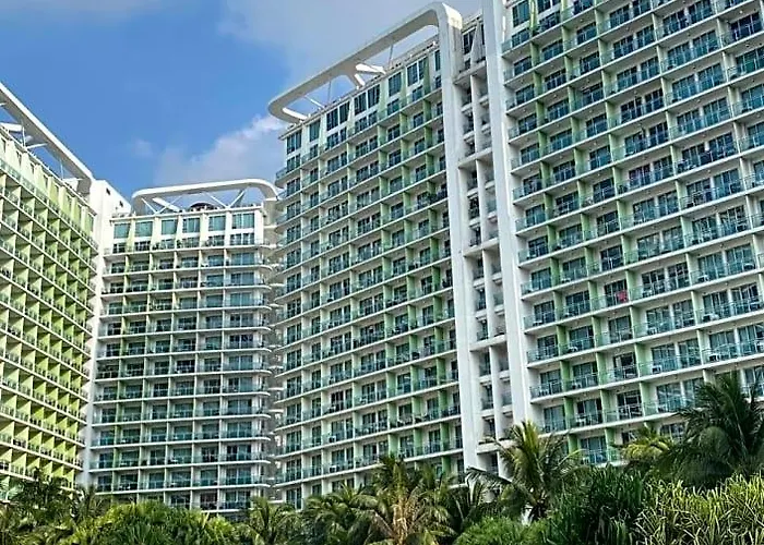 Azure Urban Residences 5*